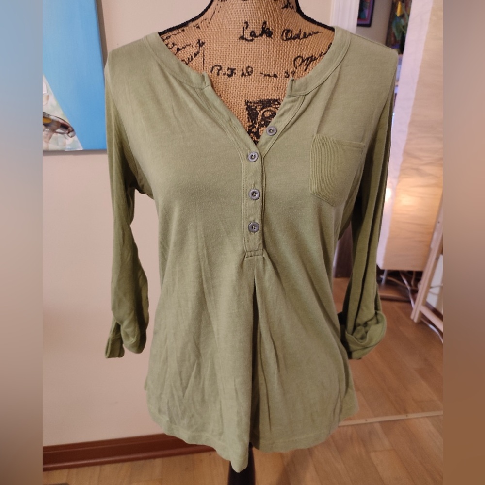 Beautiful Sage Green Aventura Top 3/4 length sleeve to full length Sz L